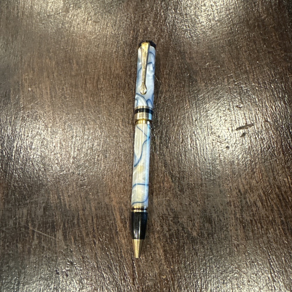 Unmarked blue black white marble fountain pen
